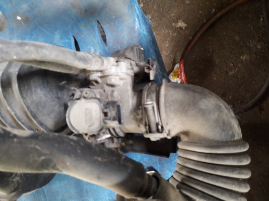 ท่อไอดี พร้อมลิ้นคันเร่ง  วีออส VIOS 1NZ  ตัวแรก