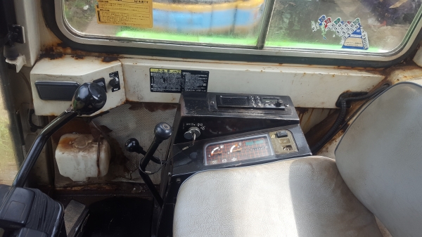 ขายด่วนครับ   มิตซูmm20  รถเก่าญี่ปุ่น  ชื้อมาใช้งานเดียวเสร็จงานเลยขาย  240000   เพิ่งเปลี่ยนโซ่มาใหม่เดิมมาเป็นแทคยาง    ปั้มนิ้วคอลโทลน้ำมันมีหัวเก๋ง  ติดต่อ  สุรเดช  0811724501  อยู่ตลิ่งชัน  กทม