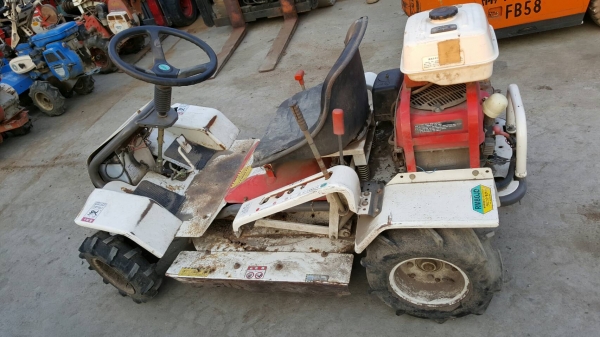 รถตัดหญ้านั่งขับ HONDA  11 แรง