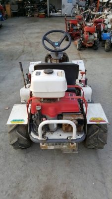 รถตัดหญ้านั่งขับ HONDA  11 แรง