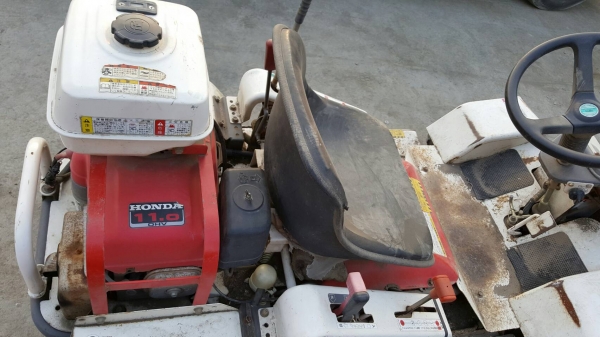 รถตัดหญ้านั่งขับ HONDA  11 แรง