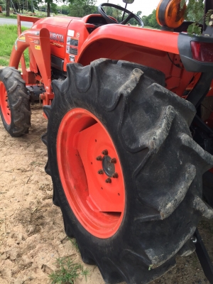 ขายรถไถคูโบต้าL4708พร้อมดันหน้าสภาพเดิมๆราคาถูกๆ345,000.