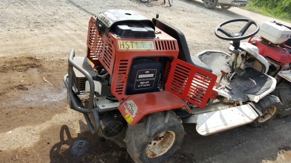 รถตัดหญ้านั่งขับ RM95 18 แรง รถตัดหญ้านั่งขับ RM95 18 แรง