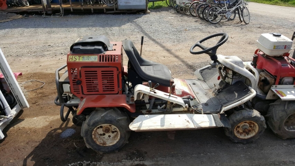 รถตัดหญ้านั่งขับ RM95 18 แรง