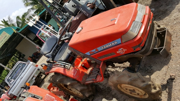 รถไถ  YANMAR  KE4 4WD