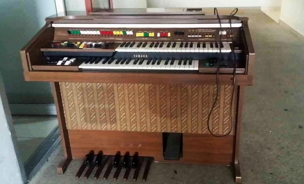 Electone Yamaha รุ่น C-55 Made in Japan สภาพสวยๆ สนใจติดต่อด่วนครับ Electone Yamaha รุ่น C-55 Made in Japan สภาพสวยๆ สนใจติดต่อด่วนครับ