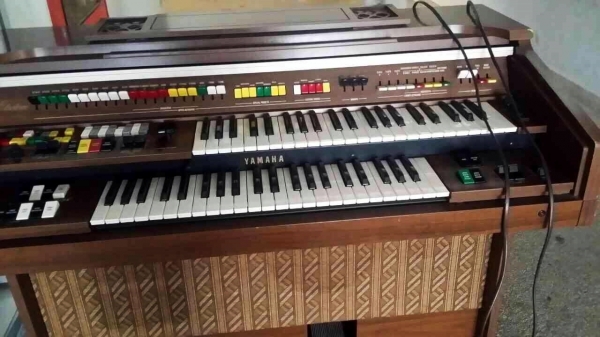 Electone Yamaha รุ่น C-55 Made in Japan สภาพสวยๆ สนใจติดต่อด่วนครับ