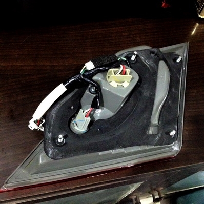 ไฟท้าย CAMRY ชิ้นในด้านซ้ายฝั่งคนนั่ง สภาพสวยของแท้ 1 ชิ้นตจวส่งได้