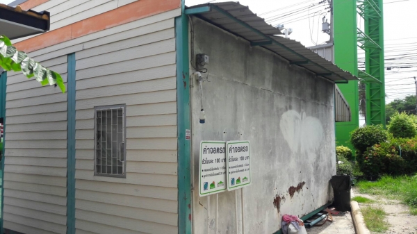 ขายออฟฟิตขายของเคลือนที่อยู่ในปั้ม12000บาท