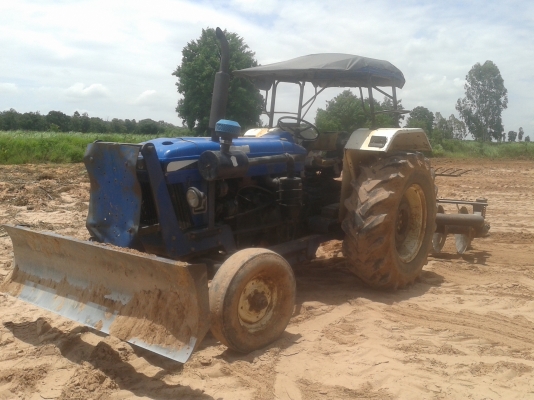 ขายรถไถฟอร์ด 6600 เสื้อลาย ใบดัน ผาน 6 คลาด เล่มทะเบียน