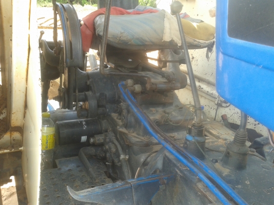 ขายรถไถฟอร์ด 6600 เสื้อลาย ใบดัน ผาน 6 คลาด เล่มทะเบียน