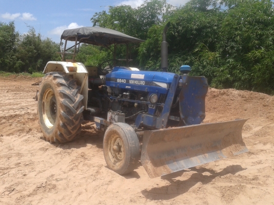 ขายรถไถฟอร์ด 6600 เสื้อลาย ใบดัน ผาน 6 คลาด เล่มทะเบียน