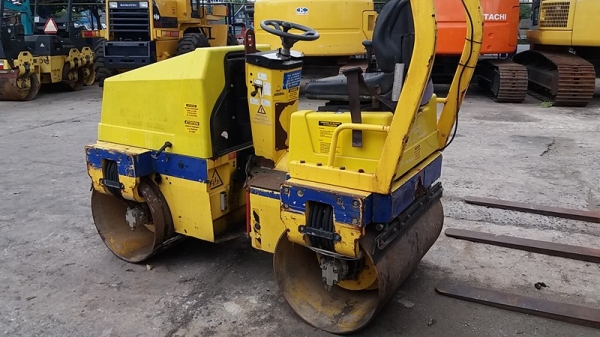 รถบด AMMANN รุ่น AV20 ขนาด 2 ตัน