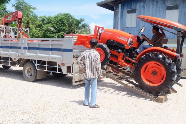 คูโบต้า L4708SP 4 WD ตัวเปล่าแน่นๆ สภาพเดิมๆ ทำงาน 544 ชั่วโมง จด ก.ย.2557 .