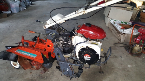 รถพรวนดิน ล้อเดี่ยว หมุนคอได้ เครื่อง 7 แรง สาดยกร่อง รหัสสินค้า A2-16