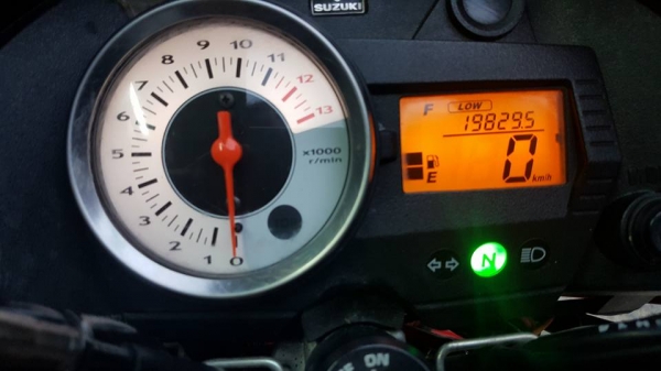 ขออนุญาติขาย Suzuki Raider New 150 สตาร์ทมือและเท้า ฟรีค่าโอน