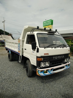 ขายหกล้อดั้มโตโยต้าBU91เครื่อง115แรงม้าดั้ม รถสวยพร้อมใช้ ยางดี คัสซีสวย เครื่องแน่น เฟืองท้ายน๊อต6ตัว ยาว4.เมตร กว้าง2เมตร ทะเบียนพร้อมโอ