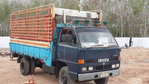 ขายบรรทุกISUZU 85 แรงม้า เอาไปบรรทุกเต้นท์ บรรทุกเครื่องเสียง รถพร้อมใช้วิ่งได้เลย ทะเบียนพร้อม