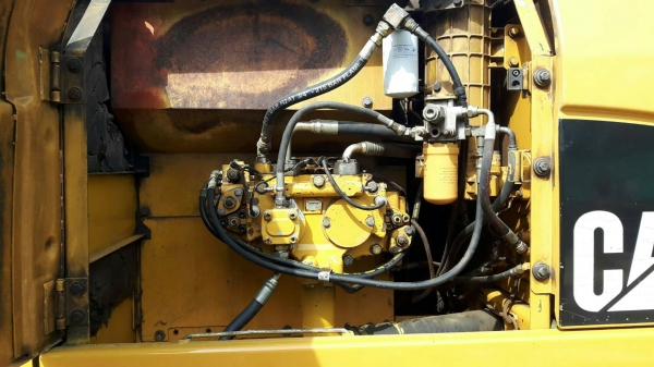 ขายรถแบคโฮ CAT 320 C JAPAN เอวใหม่ ช่วงล่างใหม่ทั้งหมด มอเตอร์สวิงใหม่ เอกสารเล่มทะเบียน ราคา 1550000