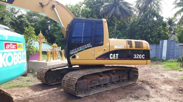 ขายรถแบคโฮ CAT 320 C JAPAN เอวใหม่ ช่วงล่างใหม่ทั้งหมด มอเตอร์สวิงใหม่ เอกสารเล่มทะเบียน ราคา 1550000