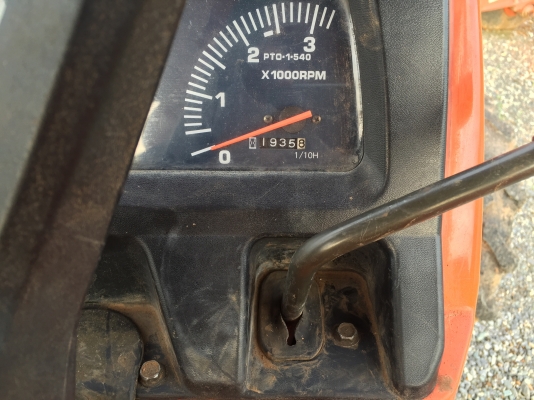 ขายรถไถ 45 แรง ปี 52 พร้อมใบมีดดันหน้าตราช้าง พร้อมเล่มทะเบียน