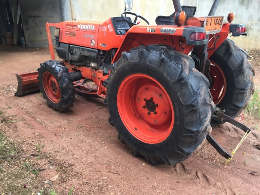 ขายรถไถ 45 แรง ปี 52 พร้อมใบมีดดันหน้าตราช้าง พร้อมเล่มทะเบียน