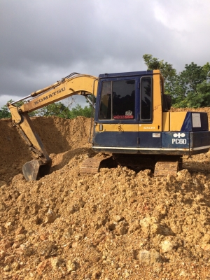 ขายรถแบคโฮ KOMATSU PC60-5 เอกสารอินวอย ราคา 450000