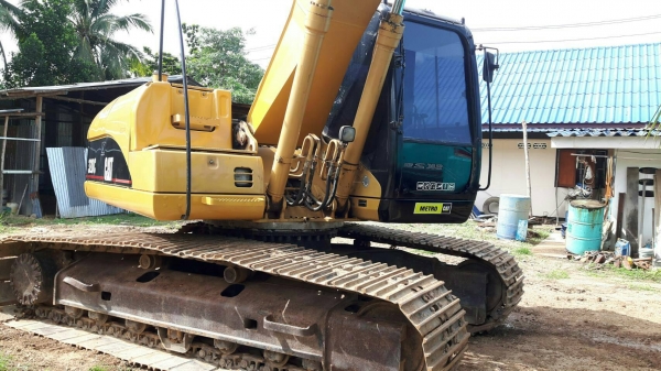 ขายรถแบคโฮ CAT 320 C JAPAN เอวใหม่ ช่วงล่างใหม่ทั้งหมด มอเตอร์สวิงใหม่ เอกสารเล่มทะเบียน ราคา 155000