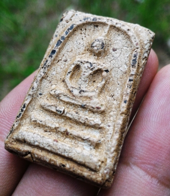 พระสมเด็จวัดระฆัง พิมพ์ใหญ่ AA01 เนื้อสวยจัดๆ เม็ดสวยมวลสารเพียบ เนื้อหาควรค่าแก่การสะสม