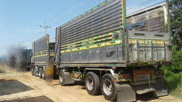 ขายรถสิบล้อ ISUZU DECA FXZ360แรง ปี54 พ่วงแม่ลูก สนใจ 0932795977 คุณสุชาติ จัดไฟแนนซ์ได้ 2,100,000-2,250,000 ขึ้นอยู่ที่เคดิต รายละเอียดรถ ปีรถจดทะเบียน 2554 คอกเกษตรดั้มเนียม อู่ สหกิจ แม่ยาว6.2 ลูก7เมตร สูง2.35เมตร