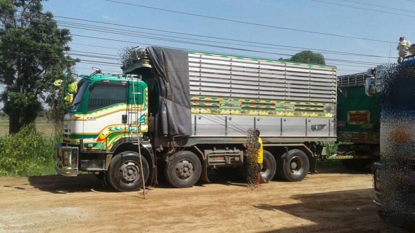 ขายรถสิบล้อ ISUZU DECA FXZ360แรง ปี54 พ่วงแม่ลูก สนใจ 0932795977 คุณสุชาติ จัดไฟแนนซ์ได้ 2,100,000-2,250,000 ขึ้นอยู่ที่เคดิต รายละเอียดรถ ปีรถจดทะเบียน 2554 คอกเกษตรดั้มเนียม อู่ สหกิจ แม่ยาว6.2 ลูก7เมตร สูง2.35เมตร