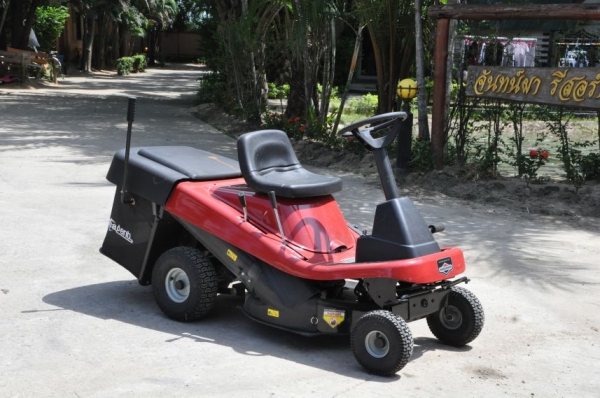 ขายรถตัดหญ้า แรง สวยเดิมเปิดตู้ติดมา ไม่เคยใช้ในไทย 38,000เท่านั้น!!