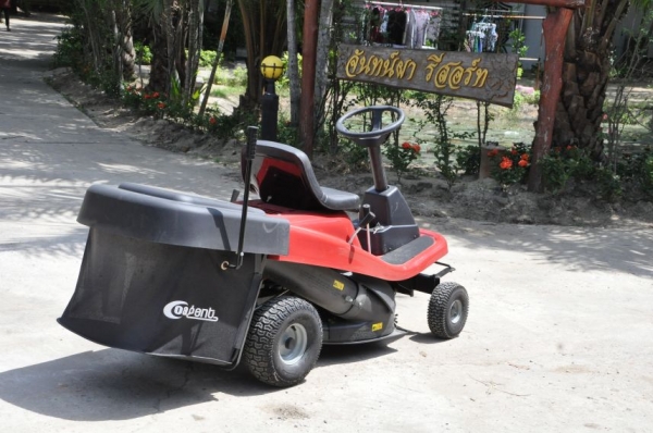 ขายรถตัดหญ้า แรง สวยเดิมเปิดตู้ติดมา ไม่เคยใช้ในไทย 38,000เท่านั้น!!