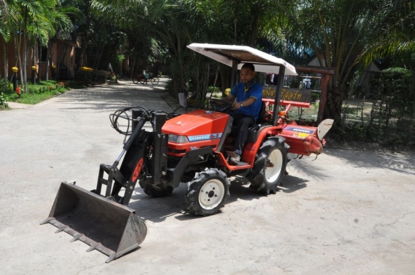 ขายรถไถYANMAR KE-3D15แรง ขับ4ล้อ(จิ๋วแต่แจ๋ว) ตักหน้า+พร้อมโรตารี่หลัง สภาพสวยเดิมญี่ปุ่นไม่เคยใช้ในไทย 145,000 เท่านั้น!!