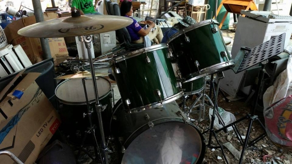 กลองชุุด สภาพใหม่มาก อุปกรณ์ทุกอย่างมาครบครับ สนใจมาดูได้เลยครับ