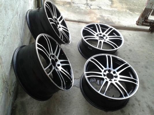 ขอบ17นิ้ว4รู100/114 สวยๆ 4 ล้อ ราคา 6900 บาท ขอบ17นิ้ว4รู100/114 สวยๆ 4 ล้อ ราคา 6900 บาท