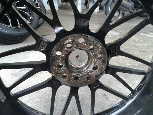 ขอบ19นิ้ว5รู100/114 กว้าง7นิ้วอีที40 สวยๆ 4 ล้อ ราคา 8500 บาท