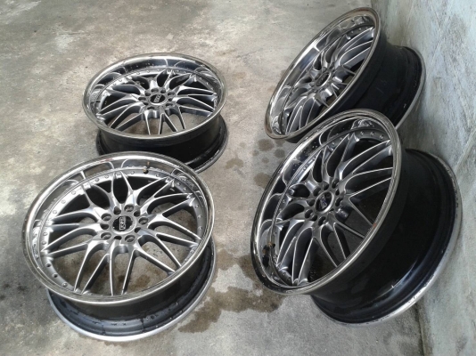 ขอบ19นิ้ว5รู100/114 กว้าง7นิ้วอีที40 สวยๆ 4 ล้อ ราคา 8500 บาท