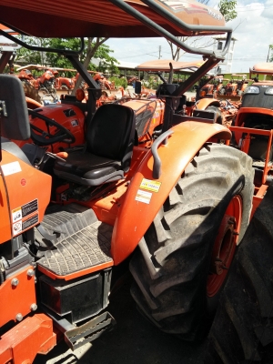 อยากขาย M9540+ใบมีดดันดินหน้า ชั่วโมงงาน 2,284 ชม. สภาพดีมาก พร้อมปรับสภาพเป็นคูโบต้าแม็กซ์