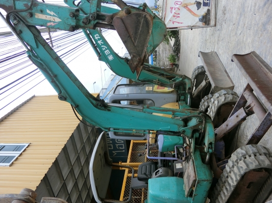 KOMATSU PC20-7E มีหัวเจาะในตัวอามร์ พร้อมบุ้งกี๋  ระบบไวคล่องตัว คอลโทนน้ำ พร้อมลงงาน ราคา 370,000 บาท   สนใจติดต่อ วัชรัตน์ รุ่งเรืองแทรคเตอร์ {ช่างบาส} โทร:092-5768909 096-5411713  {สนใจติดต่อเจ้าของโดยรถราคาถูกแน่นอน}