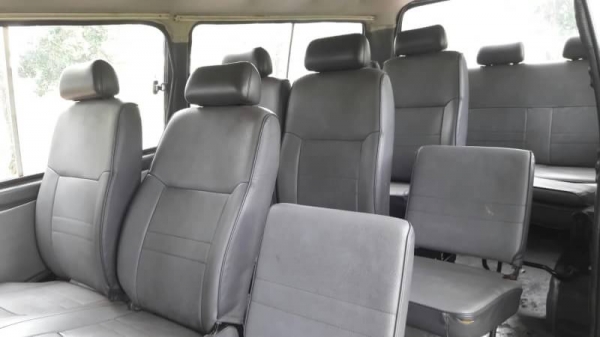 TOYOTA HIACE 2.5 2L ดีเซล