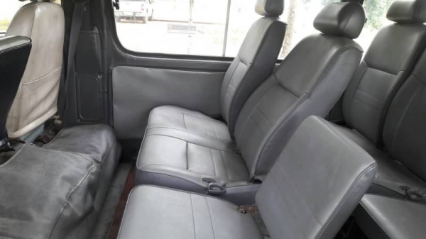 TOYOTA HIACE 2.5 2L ดีเซล