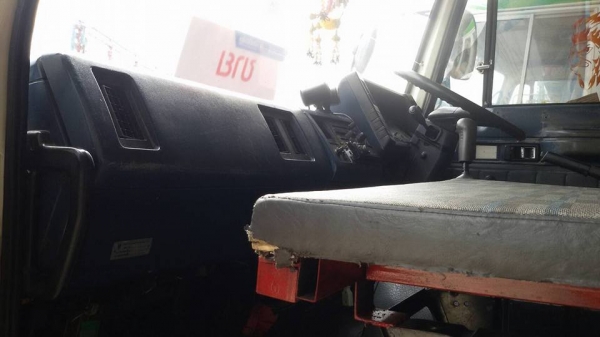 ร๊อกกี้ 195 เพลาเดียว กระบะเนียมไม่ดั๊ม ยาว 6 เมตร รถสวยพร้อมทำงาน