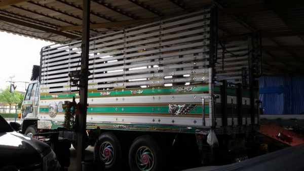 ร๊อกกี้ 195 เพลาเดียว กระบะเนียมไม่ดั๊ม ยาว 6 เมตร รถสวยพร้อมทำงาน