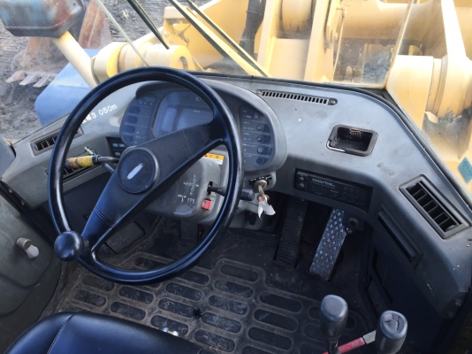 ขาย รถตัก KOMATSU  WA400  เก่าญี่ปุ่นแท้   สภาพสวยมาก  เครื่องปั๊มดี   ระบบคล่อง  โทร 089-7462641  เจีสุวรรณี