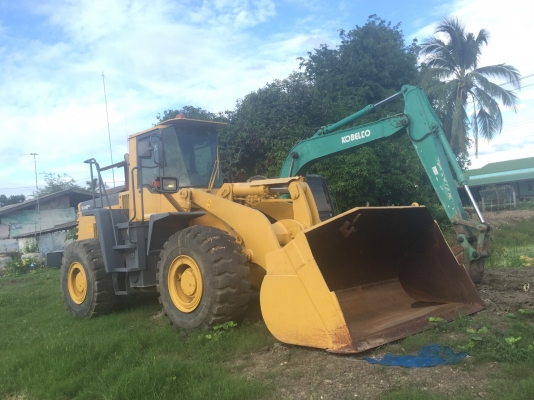 ขาย รถตัก KOMATSU  WA400  เก่าญี่ปุ่นแท้   สภาพสวยมาก  เครื่องปั๊มดี   ระบบคล่อง  โทร 089-7462641  เจีสุวรรณี