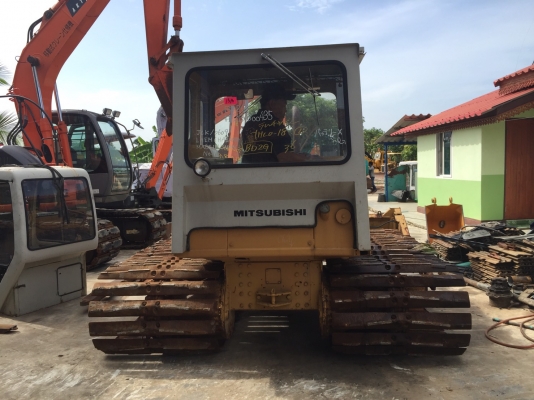 ขายรถแทรกเตอร์ MITSUBISHI  BD2G เก่าญี่ปุ่น มาใหม่จ้า  ตีนเมตร  พร้อมเก๋ง   รถสวย สภาพดี  ชั่วโมงน้อยมาก  สนใจโทร 089-7462641 เจ๊สุวรรณีจ้า...