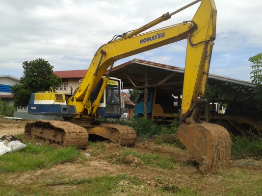 ขายPC200รุ่น5 มีสองคันให้เลือก เอกสารเล่มทะเบียน รถพร้อมใช้สุดๆ