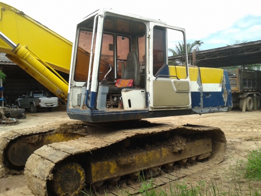 ขายPC200รุ่น5 มีสองคันให้เลือก เอกสารเล่มทะเบียน รถพร้อมใช้สุดๆ