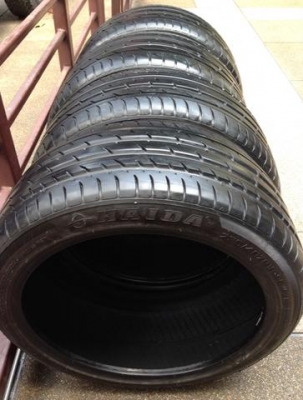 ยาง Haida 235 40 18 หลัง 265 35 18 สิ้นปี15 ดอกเต็ม ไม่มีปะ เนื้อนิ่มๆ ใช้งานน้อย ราคาไม่แพง